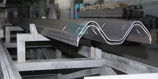 Особенности мостового барьерного ограждения.